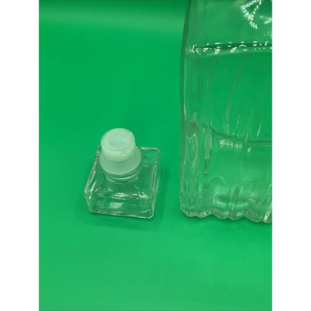 Glass Decanter Bottle Stopper Medium Made in Italy Bar Ware Decorative Container
